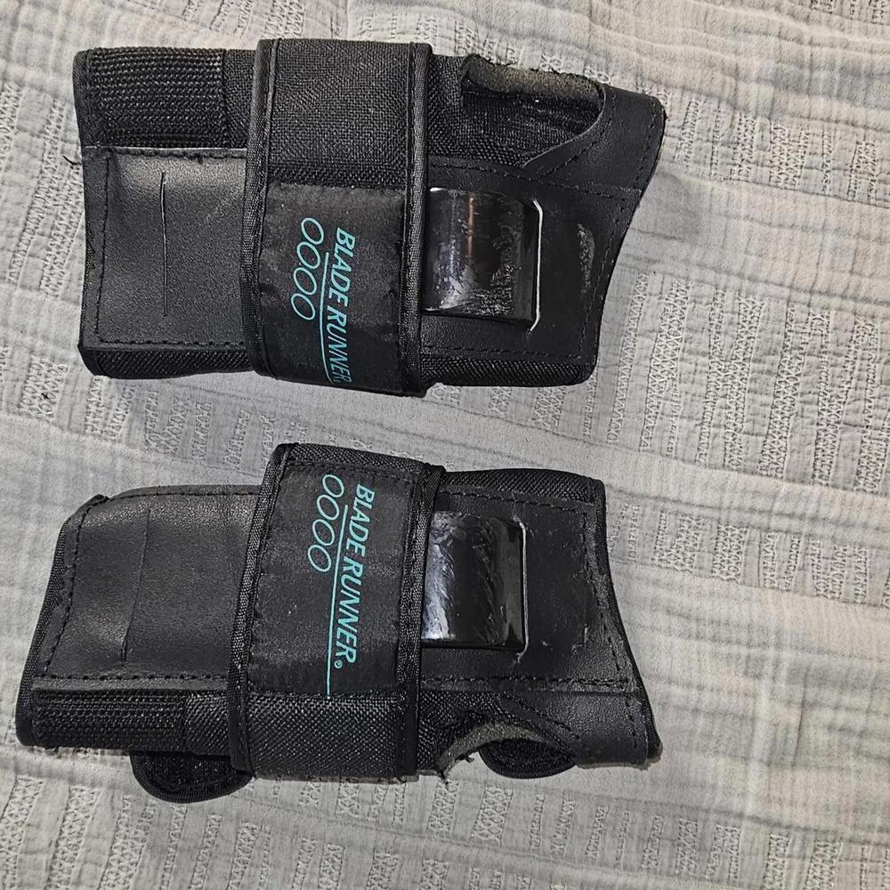Bladerunner Protective Wrist Guards for Inline Skating M